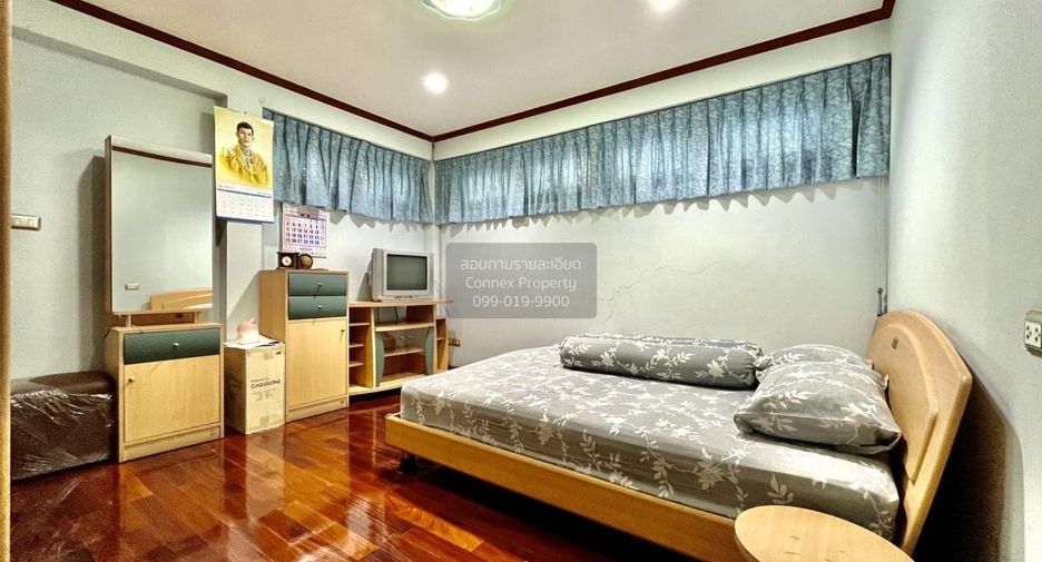 For rent 4 bedrooms house in Bang Na, Bangkok