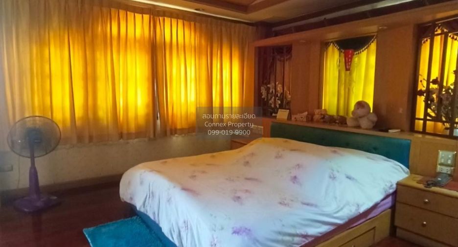 For rent 4 bedrooms house in Bang Na, Bangkok