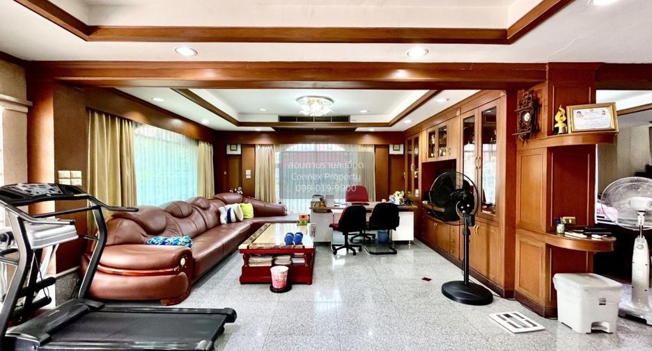 For rent 4 bedrooms house in Bang Na, Bangkok