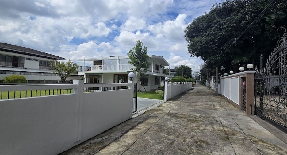 Büro zur Miete mit 2 Zimmer in Chatuchak, Bangkok