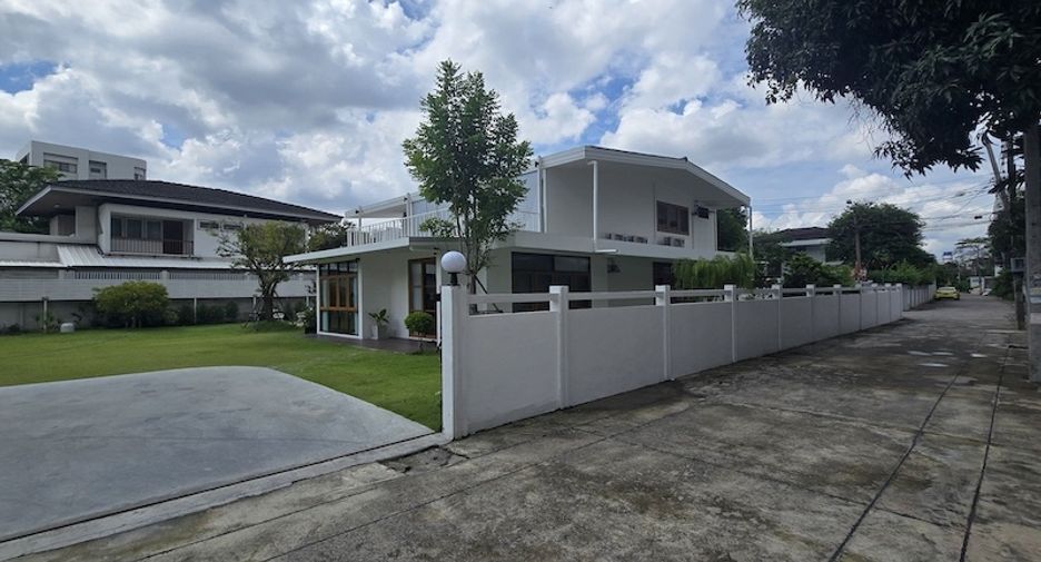 Büro zur Miete mit 2 Zimmer in Chatuchak, Bangkok