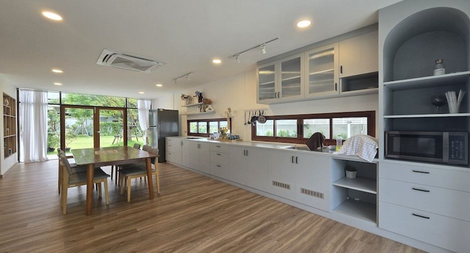 Büro zur Miete mit 2 Zimmer in Chatuchak, Bangkok