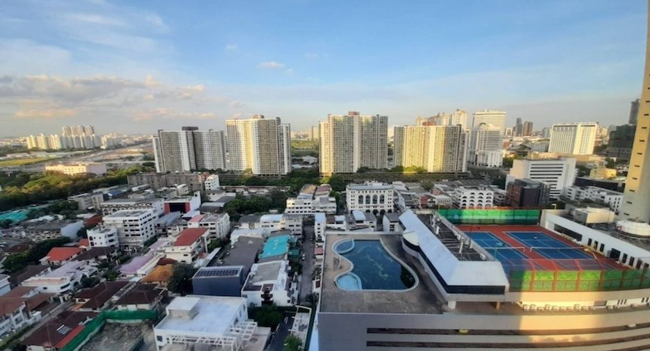For sale 1 Beds condo in Huai Khwang, Bangkok