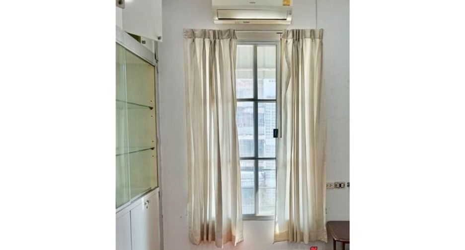 For rent 3 bedrooms townhouse in Suan Luang, Bangkok
