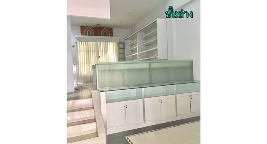 For rent 3 bedrooms townhouse in Suan Luang, Bangkok
