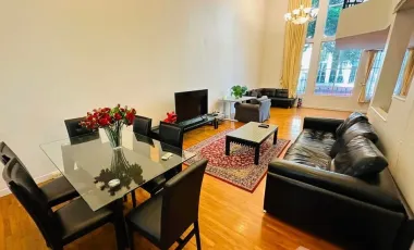 For rent 4 bed townhouse in Watthana, Bangkok