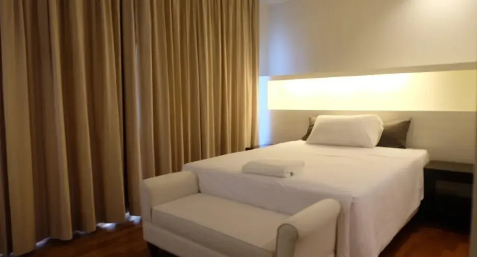 For rent 4 bedrooms condo in Pathum Wan, Bangkok