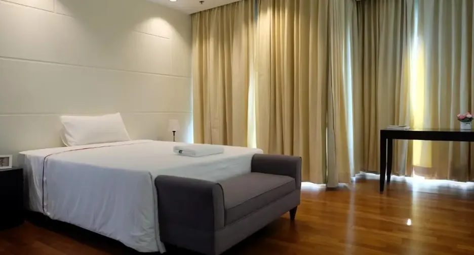 For rent 4 bedrooms condo in Pathum Wan, Bangkok