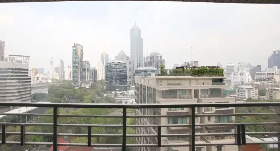 For rent 4 bedrooms condo in Pathum Wan, Bangkok