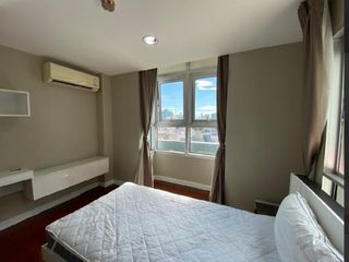 For rent 5 Beds condo in Huai Khwang, Bangkok