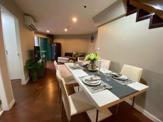 For rent 5 Beds condo in Huai Khwang, Bangkok