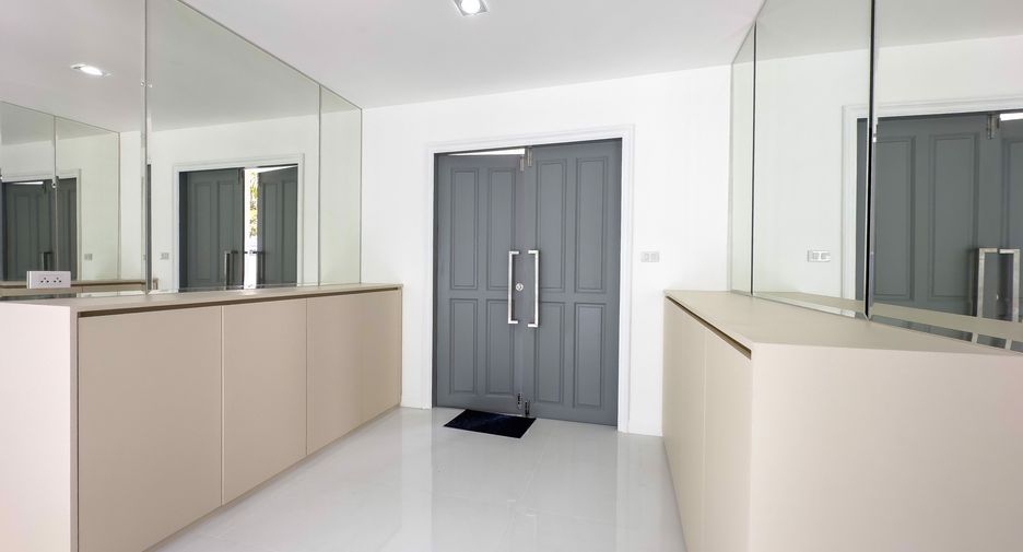 À vendre 6 chambres maison à Sattahip, Chonburi