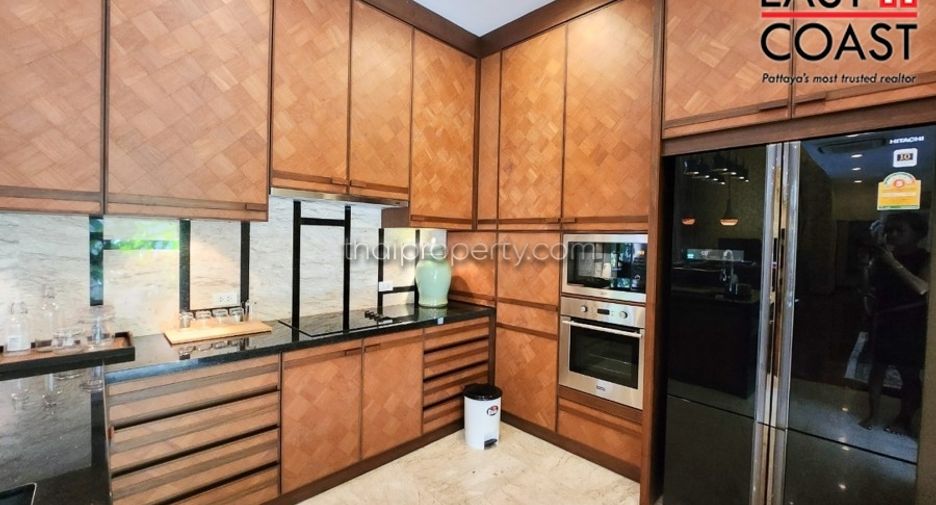 Casa en alquiler de 3 habitaciones en Sattahip, Chonburi