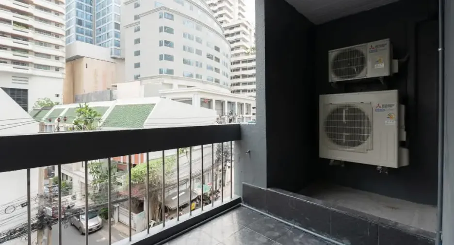 For rent 3 bedrooms condo in Khlong Toei, Bangkok