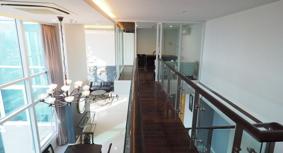 For rent 4 bedrooms condo in Watthana, Bangkok