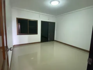 For sale 2 bed retail Space in Bang Khla, Chachoengsao