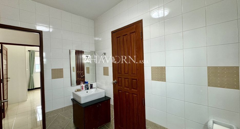 For sale 4 bedrooms house in Bang Lamung, Chonburi