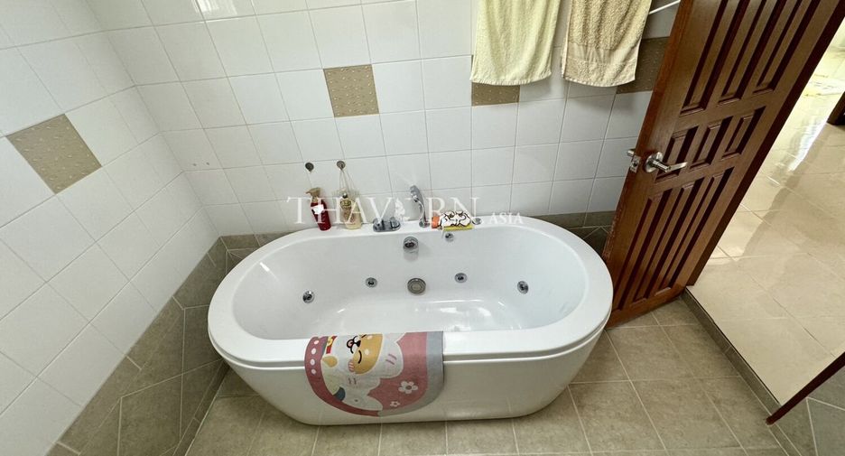 For sale 4 bedrooms house in Bang Lamung, Chonburi