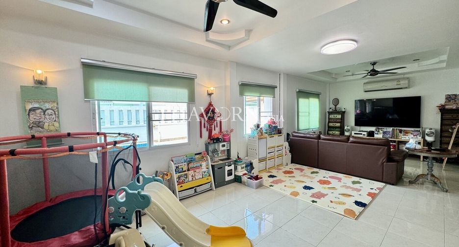 For sale 4 bedrooms house in Bang Lamung, Chonburi