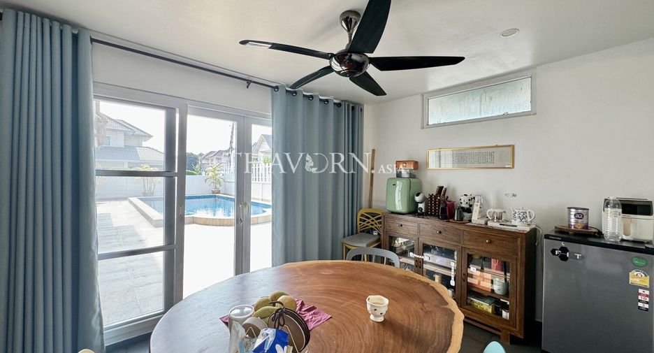 For sale 4 bedrooms house in Bang Lamung, Chonburi
