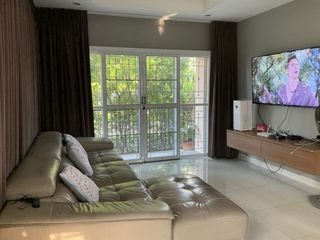 For sale 3 Beds house in Phra Khanong, Bangkok