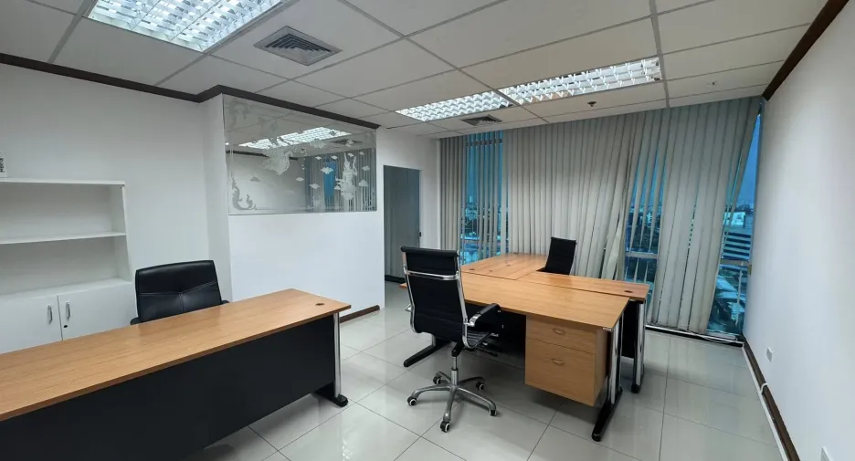 Büro zur Miete in Huai Khwang, Bangkok