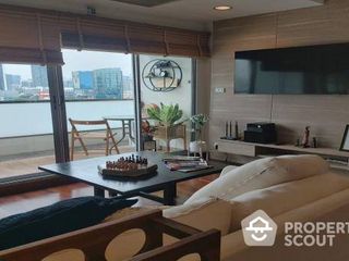 For sale 3 bed condo in Yan Nawa, Bangkok