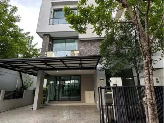 For rent 4 Beds house in Lat Phrao, Bangkok