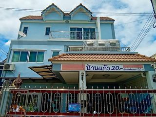For sale 7 bed townhouse in Prawet, Bangkok