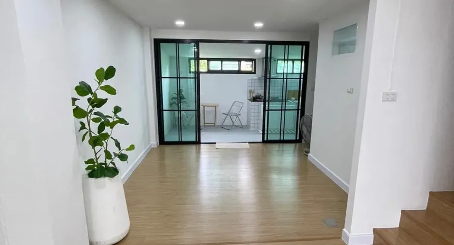 For sale 4 bed townhouse in Mueang Nonthaburi, Nonthaburi