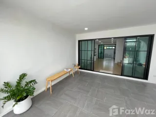 For sale 4 bed townhouse in Mueang Nonthaburi, Nonthaburi