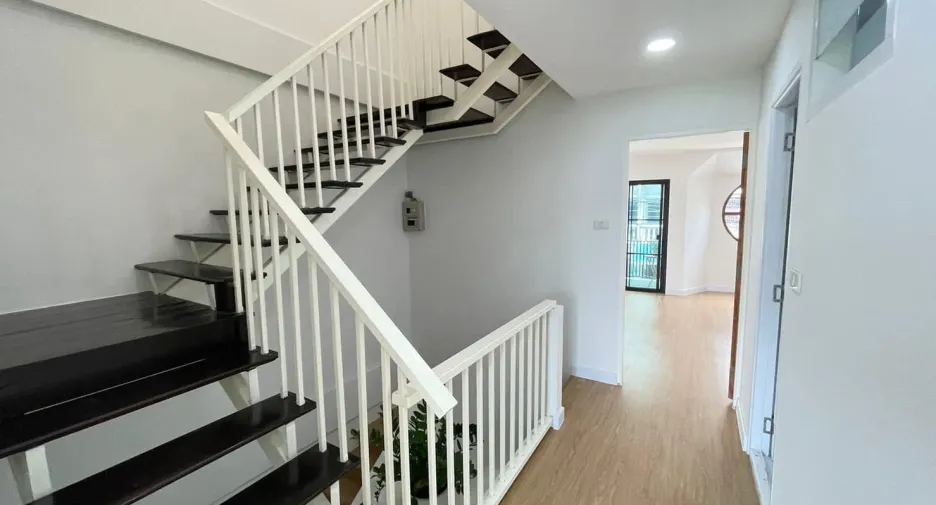 For sale 4 bed townhouse in Mueang Nonthaburi, Nonthaburi