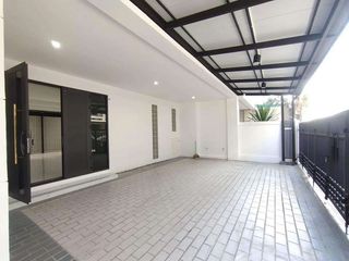 For sale そして for rent 5 Beds office in Lat Phrao, Bangkok