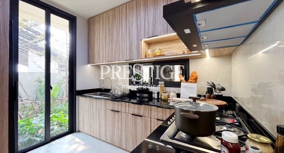 For sale 4 bedrooms house in Bang Lamung, Chonburi