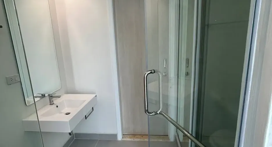 For sale 1 bed condo in Phaya Thai, Bangkok