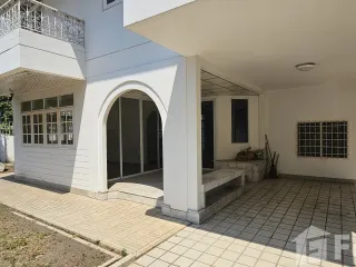For sale 4 Beds house in Yan Nawa, Bangkok