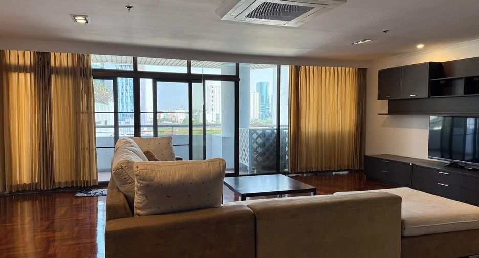 For sale 3 bed condo in Watthana, Bangkok