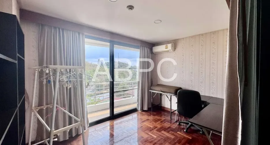 For rent and for sale 3 bedrooms condo in Bang Lamung, Chonburi