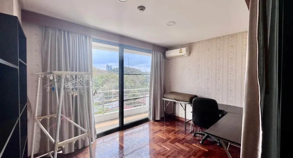 For rent and for sale 3 bedrooms condo in Bang Lamung, Chonburi