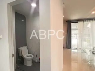 Casa adosada en venta de 3 habitaciones en Bang Lamung, Chonburi