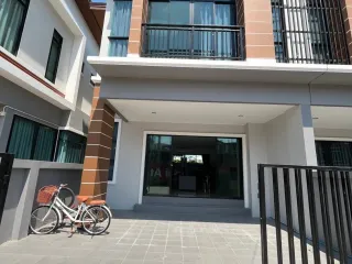 For rent 3 bed townhouse in Cha Am, Phetchaburi