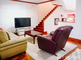 For sale 4 bed townhouse in Hua Hin, Prachuap Khiri Khan