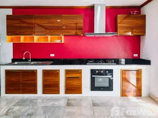 For sale 4 bed townhouse in Hua Hin, Prachuap Khiri Khan