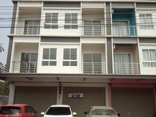 For sale 4 bed retail Space in Mae Sot, Tak
