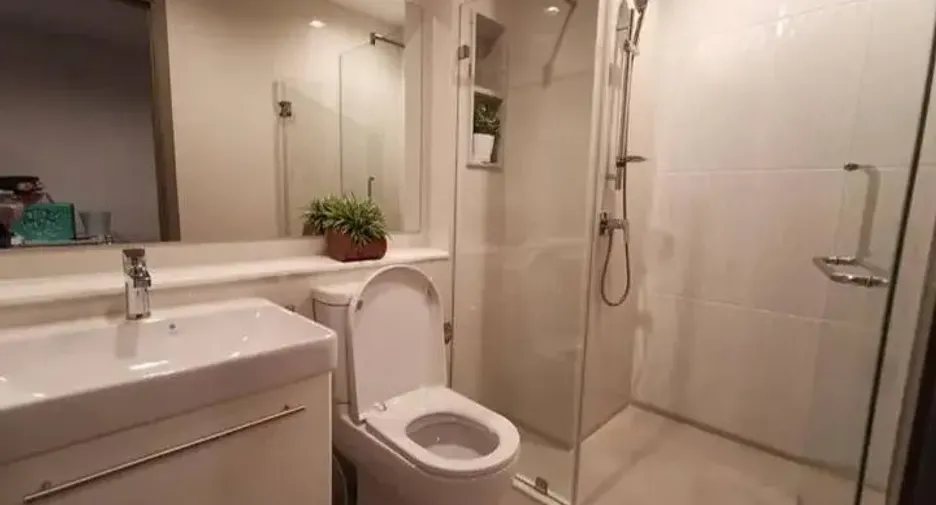 For rent 1 bed condo in Huai Khwang, Bangkok