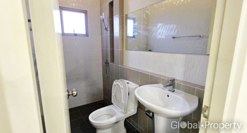 For sale 3 bedrooms house in Si Racha, Chonburi