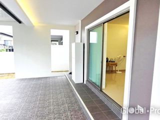 For sale 3 bedrooms house in Si Racha, Chonburi