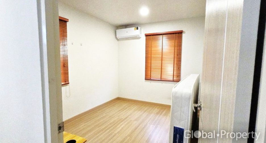 For sale 3 bedrooms house in Si Racha, Chonburi
