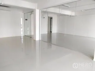 For rent office in Bang Na, Bangkok