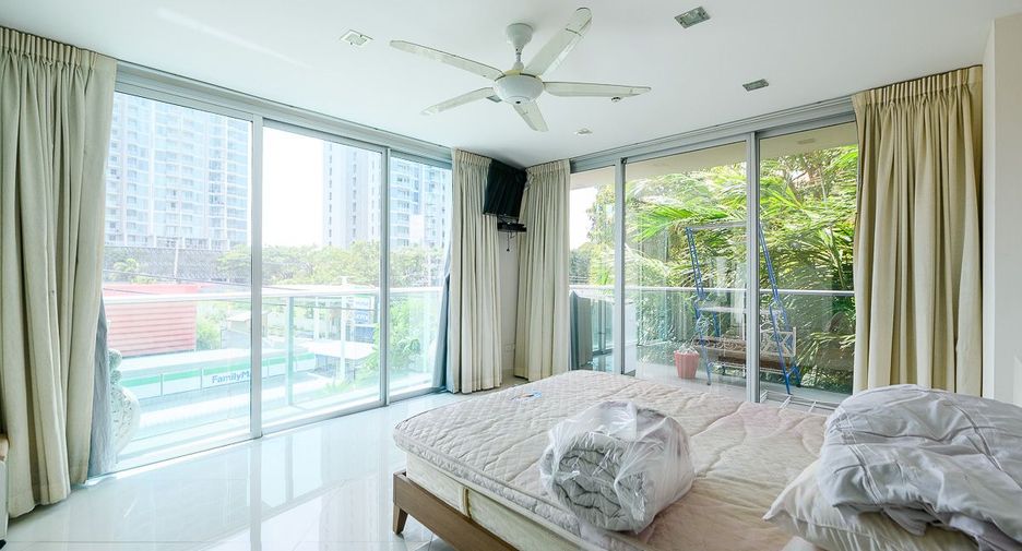 For sale 3 bedrooms condo in North Pattaya, Pattaya